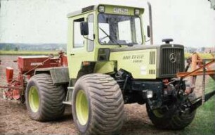 Fotografie: Traktor, Reifen, Terrareifen