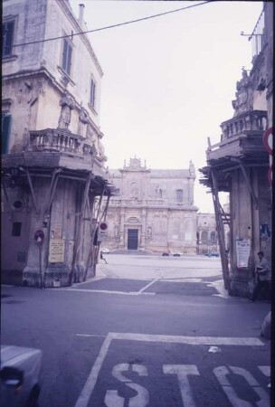 Lecce, Dom,Lecce, Piazza del Duomo : Blick von Via Giuseppe Palmieri auf Piazza del Duomo.
