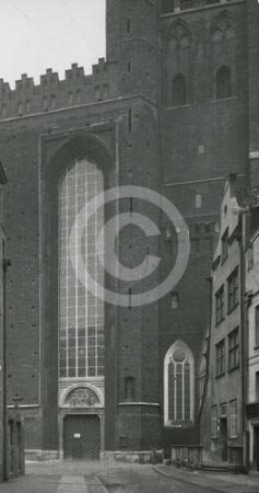 Fenster über dem Korkenmacherportal der Marienkirche Danzig