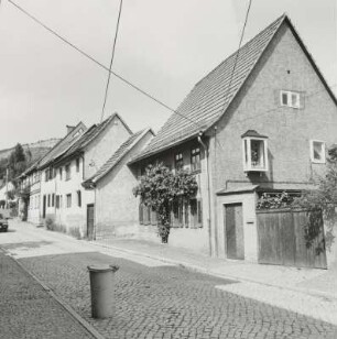Jena-Lobeda. Nikolaus-Theiner-Straße (Nr. 3-9). Blick nach Norden