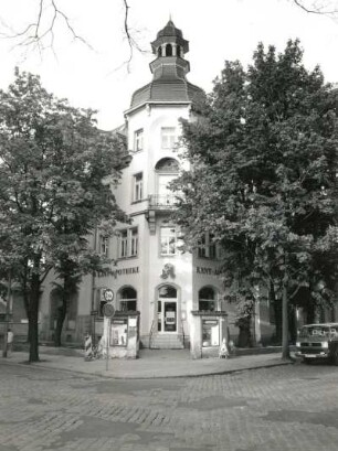 Dresden-Trachau, Hildesheimer Straße 68/Ecke Am Trachauer Bahnhof. Wohnhaus mit Laden (Kant-Apotheke; um 1900). Eckansicht