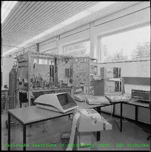 Alpha-Messplätze der Hauptabteilung Datenverarbeitung und Instrumentierung (HDI)