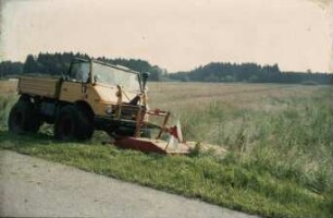 Fotografie: Umwelttechnik, Landschaftspflege, Mulchgerät, Frontanbau