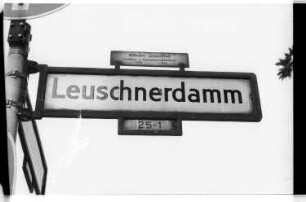 Kleinbildnegativ: Straßenschild, 1984