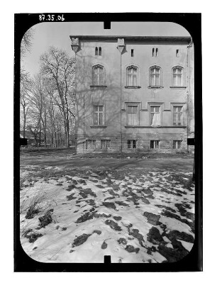 Märkisch Wilmersdorf. Gutshaus (1801, Umbau 1901). Eingangsseite (Teilansicht)