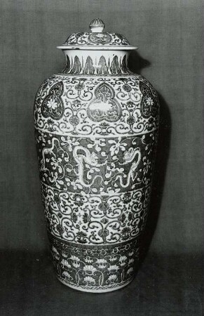 Monumentalvase, sogenannte Dragonervase
