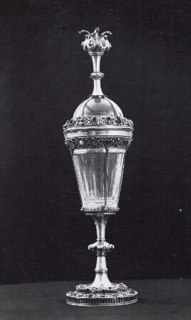 Hoher Deckelpokal