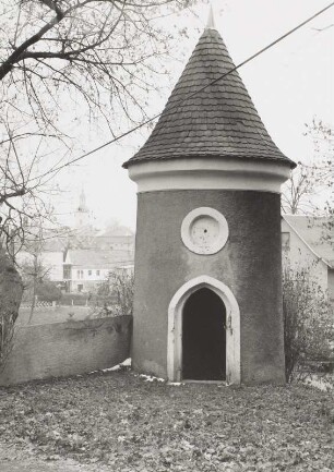 Radeburg. Pavillon : Radeburg. Villa mit Wirtschaftsgebäude und Pavillon. Meißner Berg 9. Um 1905. Pavillon. Parkansicht