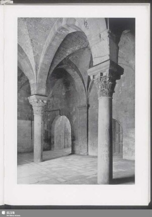 Kastell, Eingangshalle mit Durchlaß zum Innenhof