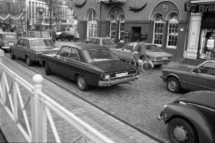 Verkehrswidriges Parken in der Fußgängerzone in der Waldstraße beim Ludwigsplatz
