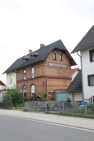 Ehem. Bahnhof (Massivbau); Roßdorf, Bahnhofstraße 31