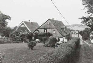 Wohnhaus : Wohnhäuser (Nr. 10: 1. H. 19. Jh., Nr. 11: 2. H. 19. Jh.)