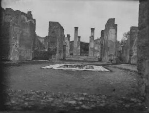 Ruinen : Umrisse eines Wohnhauses in den Ruinen von Pompeji