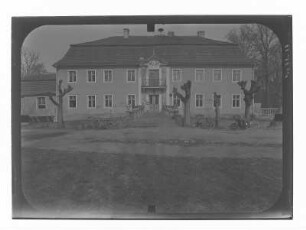 Trebbin-Blankensee, Dorfstraße 1. Herrenhaus (1740). Eingangsfront