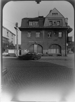 Dresden-Kleinzschachwitz, Putjatinstraße 14. Wohn- und Geschäftshaus (um 1910). Straßenfront (von der Meußlitzer Straße)