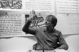 Brecht-Haus : Im Brecht-Haus: Volker Sielaff. Volker Sielaff, geb. am 1966 in Großröhrsdorf, ist ein deutscher Schriftsteller. Hintergrund-Bilder: Felix Martin Furtwängler.