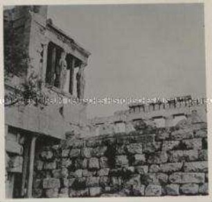 Wehrmachtssoldaten, Athen, Akropolis, Blick von den Karyatiden-Säulen zum Parthenon-Tempel