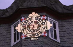 Uhr am Rathaus : Uhr am Rathaus in Frankenberg. Aufgenommen ca. 1993