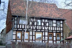 Fachwerkhaus am Schulplatz vor der Dachsanierung