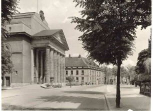 Rosental mit Theater und ehemaliger Kreisverwaltung. Detmold. Rosental