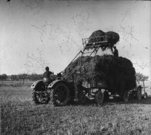 Fotografie: Erntetechnik, Heuernte, Frontlader, Be- und Entladen