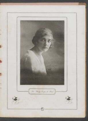[Fotografía de] Sra. Gladys Cooper de Buck