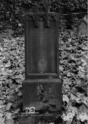 Grabstein 93 (Index: 100091031) Maße HxBxT: 160x51x21 cm: Grabstein 93