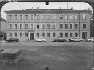 Dresden-Neustadt, Togliattistraße (Glacisstraße) 32/30. Musikschule (Heinrich-Schütz-Konservatorium). Straßenfront