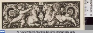 Querfüllung mit den auf Chimären reitenden Genien