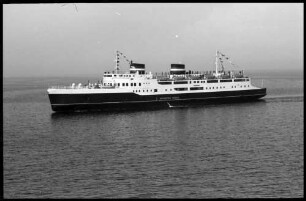 Puttgarden: das dänische Fährschiff, Dronning Ingrid