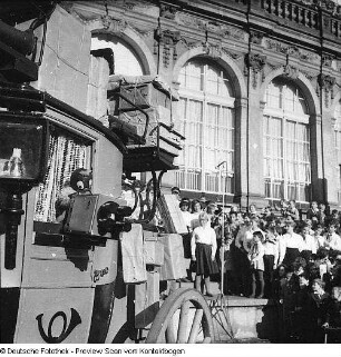 Meister Nadelöhr während des Aufnahmen zu einer Sendung des Kinderfernsehens der DDR im Zwinger in Dresden