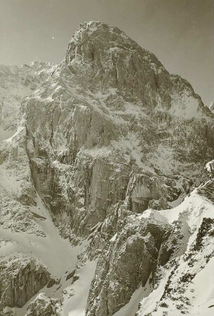 Kaisergebirge. Blick vom Stripsenkopf (1810 m) nach Süden zum Totenkirchl (2193 m)