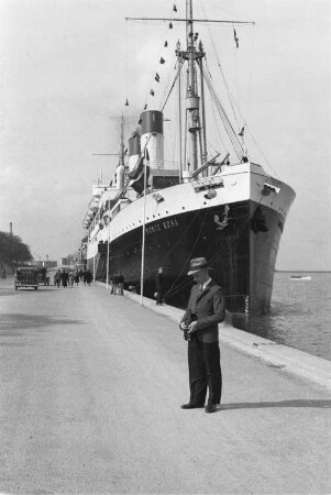 Reisefotos Dänemark. Kopenhagen. Hafen. Passagierschiff "Monte Rosa" am Kai