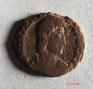 Römische Münze, Nominal Centenionalis, Prägeherr Constantius II. für Iulianus, Prägeort nicht bestimmbar, Original