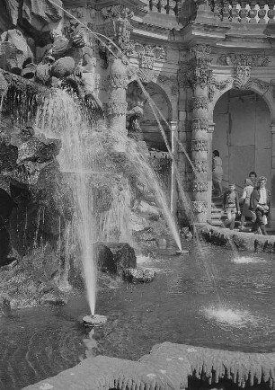 Dresden. Zwinger, Nymphenbad mit Kaskade