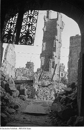 Dresden. Ruinen an der Ziegelstraße