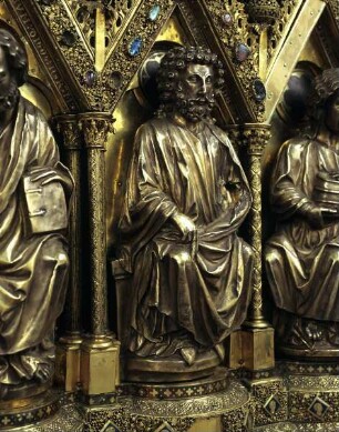 Elisabethschrein — Kreuzseite — 5. Apostel von links