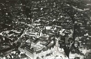 Erfurt. Nordöstlicher Teil des Stadtzentrums. Luftbild-Schrägaufnahme von Südost