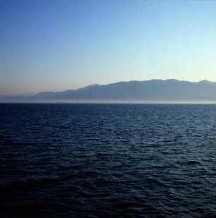 Messenischer Golf. Anfahrt an Kalamata