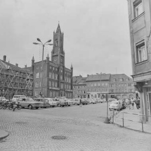 Marktplatz mit Rathaus