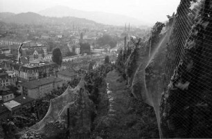 Freiburg: Stiftungsverwaltung; vom Schlossberg durch Reben, auf Stadtteil Wiehre