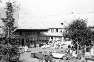 Schauinsland: Gasthof zur Halde (mit Autos)