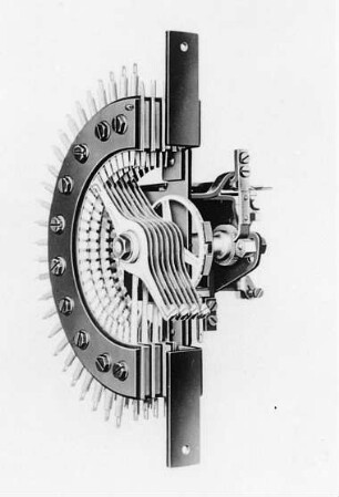 26-teiliger Drehwähler, linke Ansicht : Technikgeschichte | Elektrotechnik | Fernmeldetechnik | Telephonapparate, Telephonanlagen