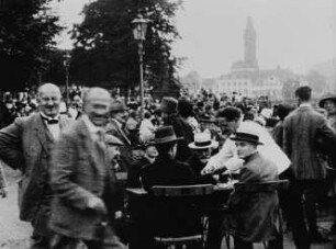 Szene aus dem Dokumentarfilm "Erstes Sächsisches Sängerbundes-Fest"