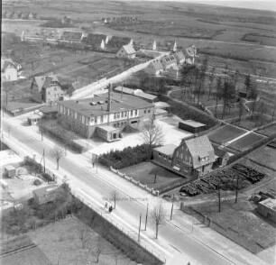 Hero Armaturenwerk (Ratzeburger Straße): Luftbild des Betriebsgeländes: im Hintergrund Am Glindhorst