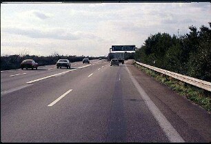Einfahrt in Nebenfahrbahn Nord (Heidelberg Richtung Mannheim) von Hauptfahrbahn Nord (Heidelberg Richtung Mannheim)