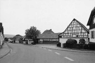 Ehem. Kurtrierer Amtshof; Wehrheim, Pfaffenwiesbacher Straße 6, Gartenstraße 17