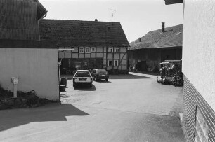 Wohnhaus (Einhaus, Fachwerk); Vöhl, Zur Sasselbach 12