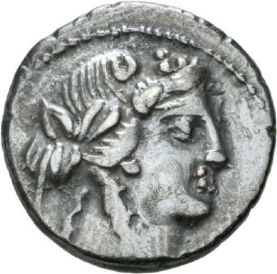 Denar des M. Volteius mit Darstellung der Ceres in einer Schlangenbiga
