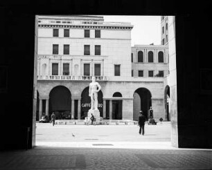 Brescia, Piazza della Vittoria